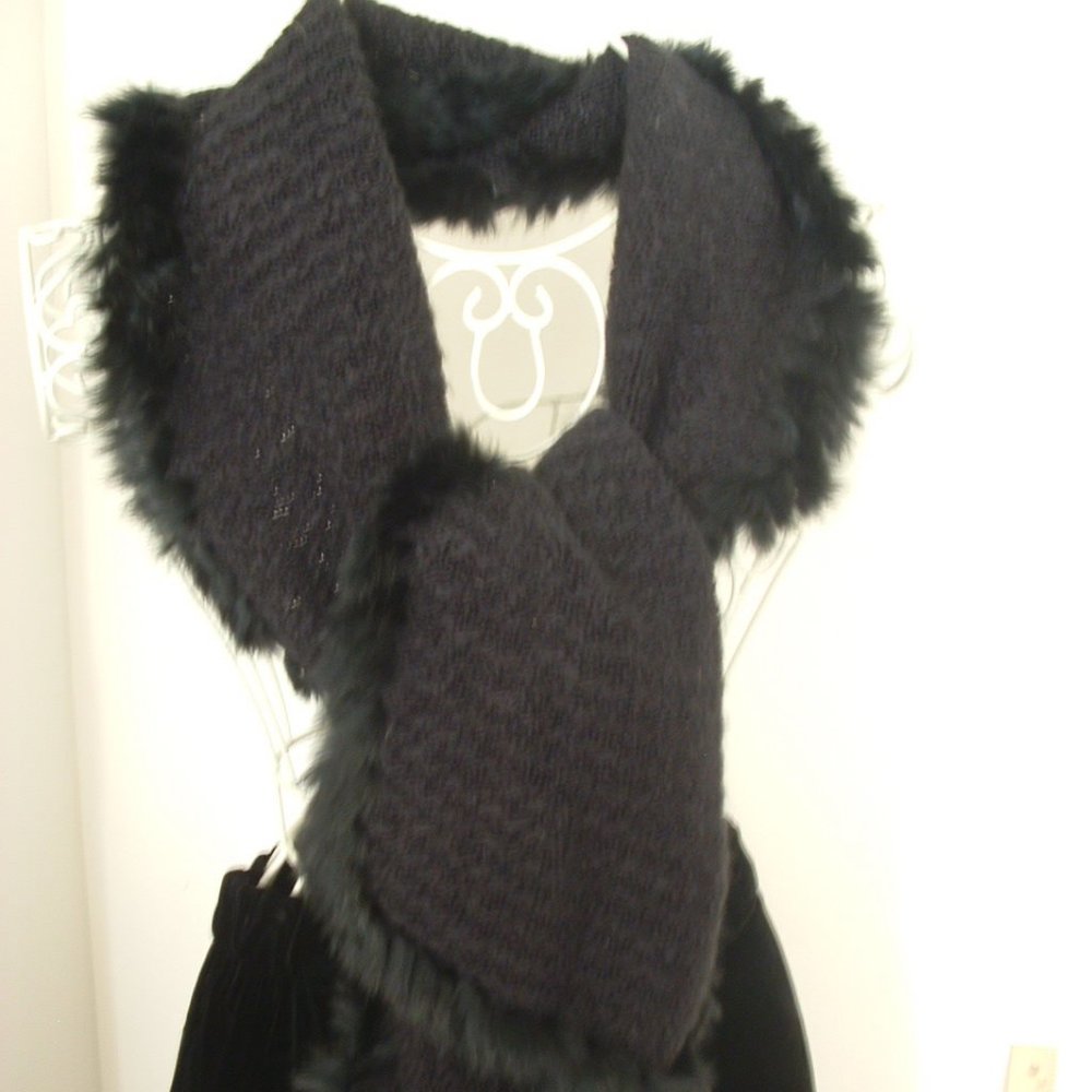 Acrylic Rabbit Fur Trim Scarf - Picture 7 of 8